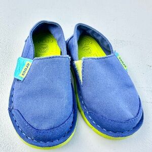 CROCS Blue Loafers. Toddler 5/6